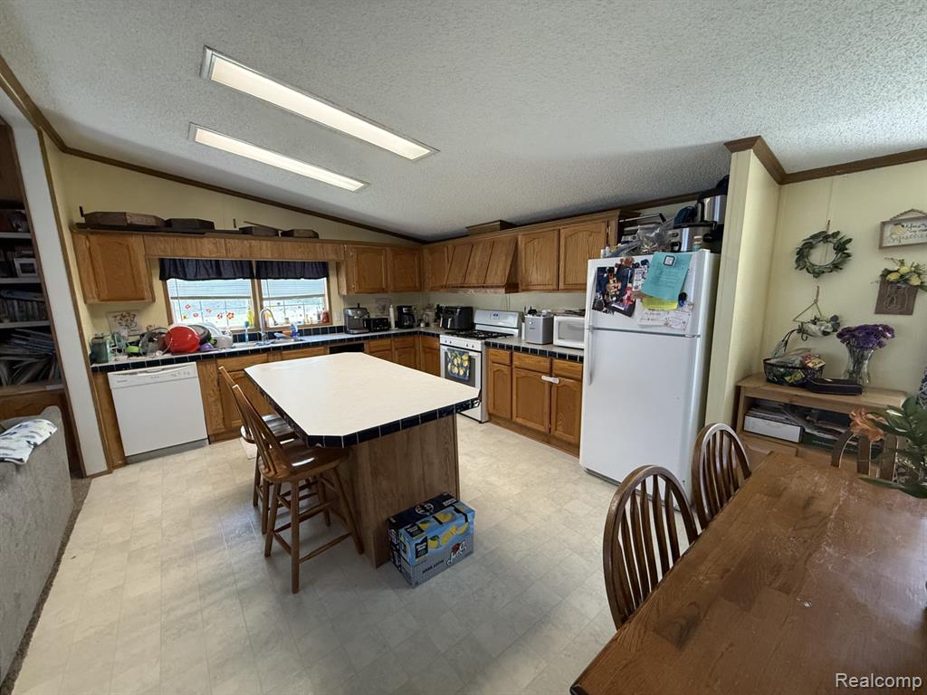 40 Bellwood Property Photo 2