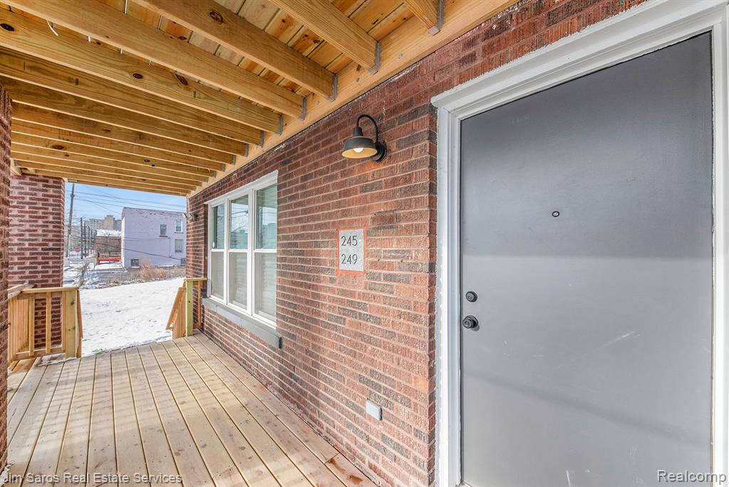 249 Custer Upper Property Photo 2