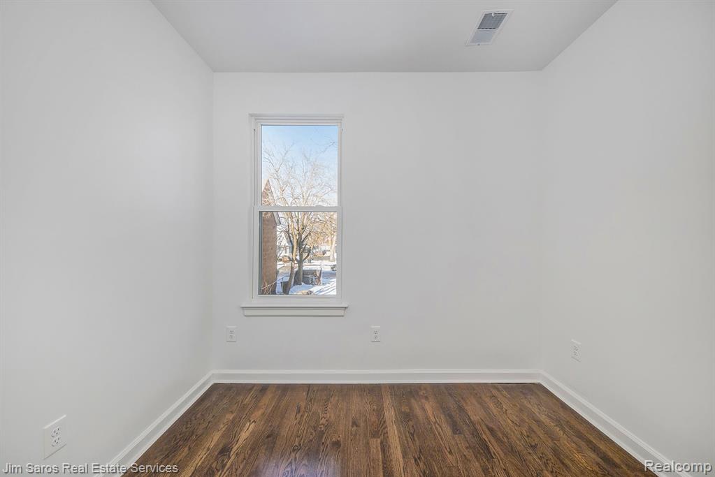 249 Custer Upper Property Photo 12