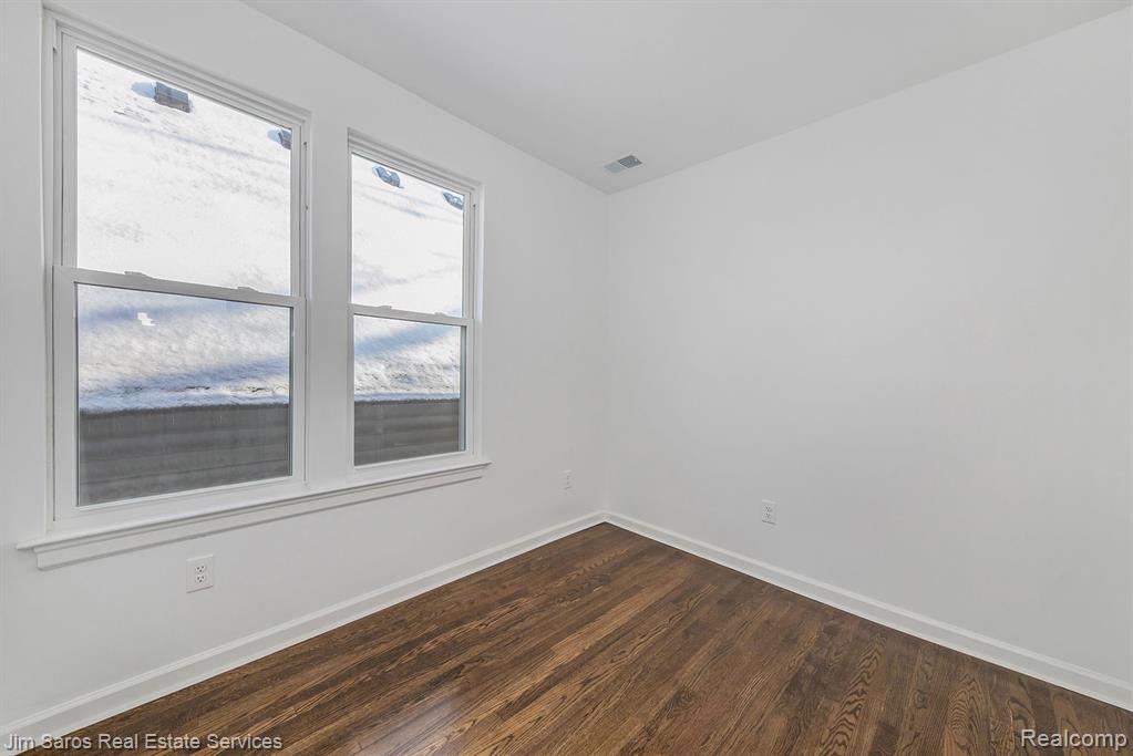 249 Custer Upper Property Photo 13