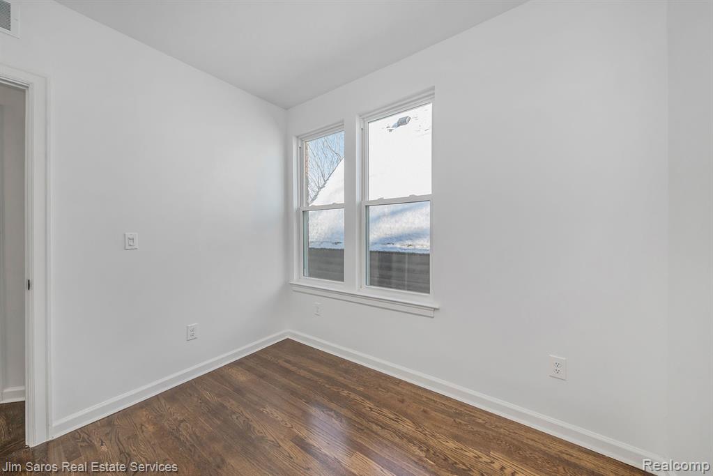 249 Custer Upper Property Photo 14