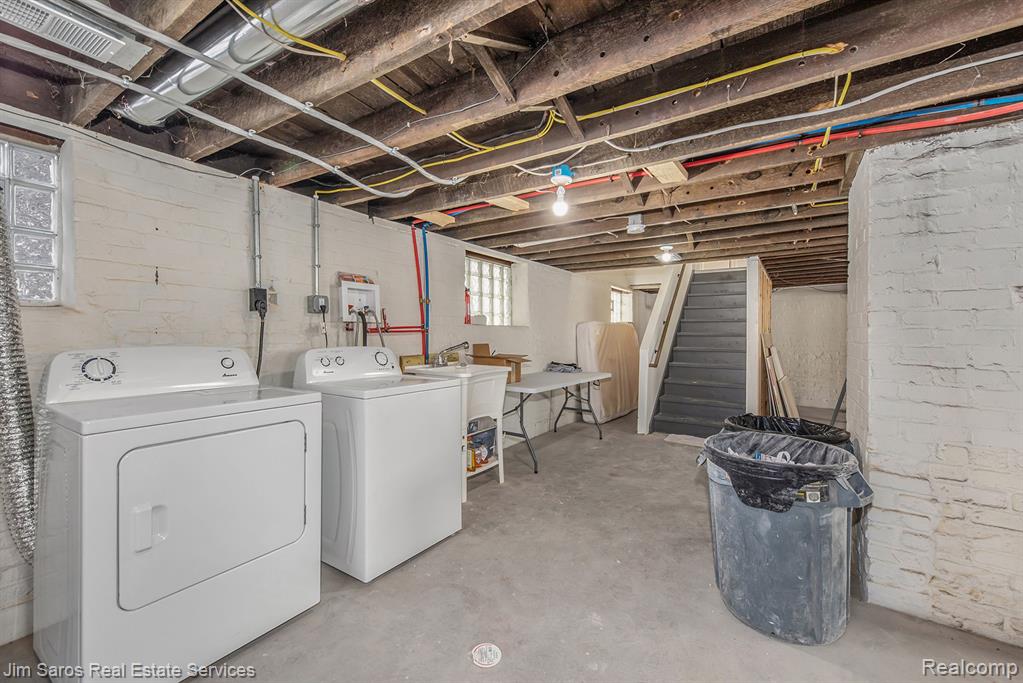 249 Custer Upper Property Photo 22