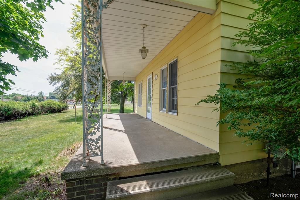 607 E King Street Property Photo 4