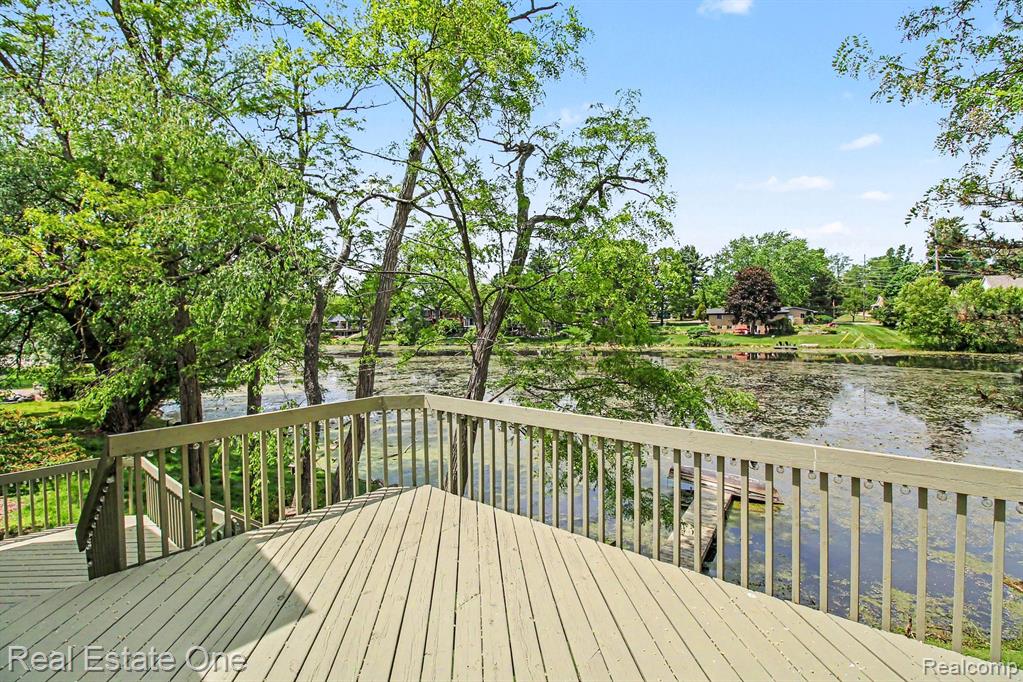 520 W Huron Street Property Photo 3