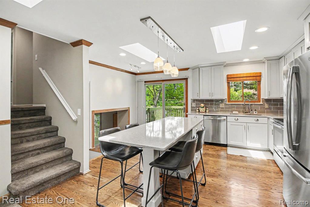 520 W Huron Street Property Photo 4