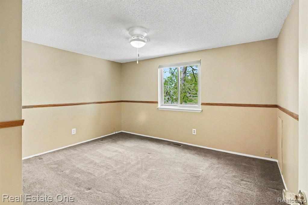 520 W Huron Street Property Photo 11