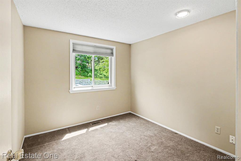 520 W Huron Street Property Photo 13