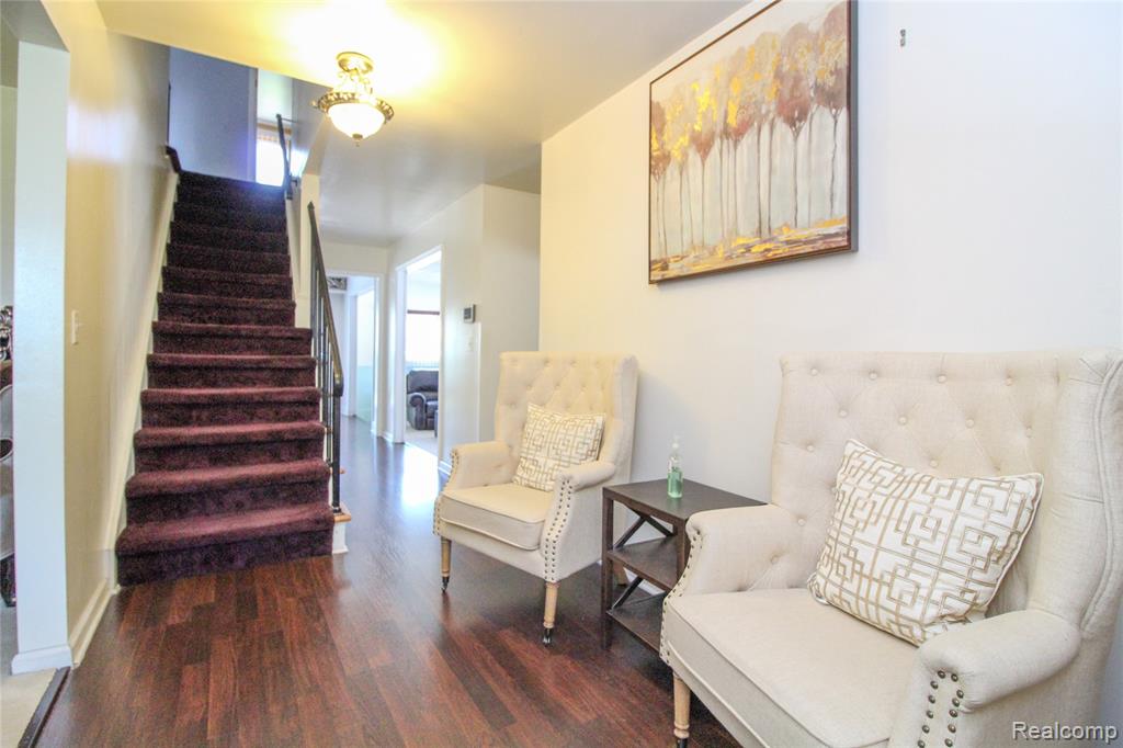 17020 Pennsylvania Street Property Photo 4