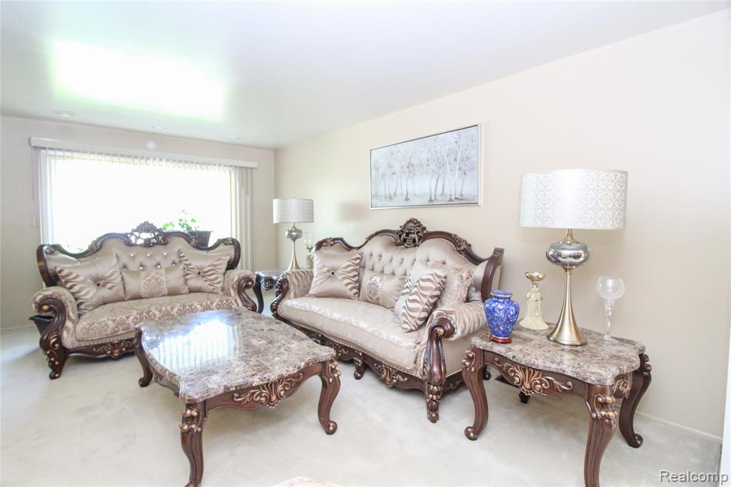 17020 Pennsylvania Street Property Photo 6