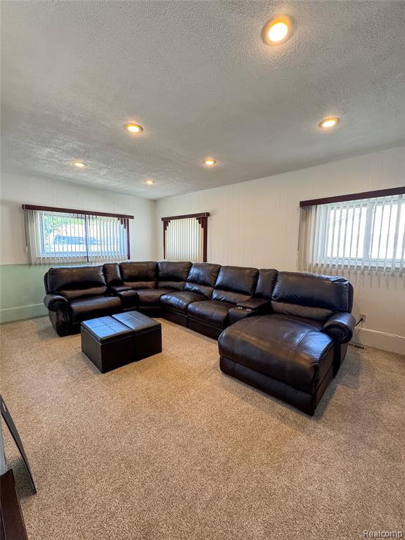 17020 Pennsylvania Street Property Photo 8
