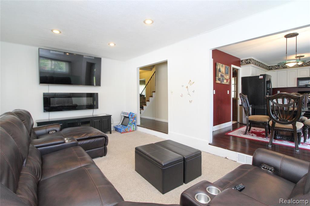17020 Pennsylvania Street Property Photo 11