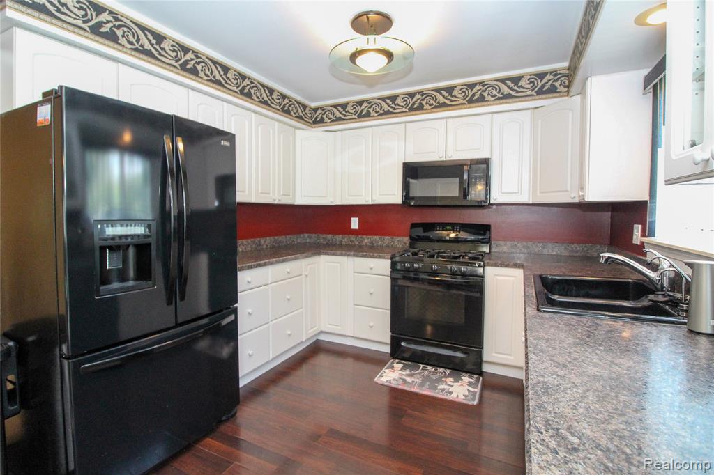 17020 Pennsylvania Street Property Photo 12