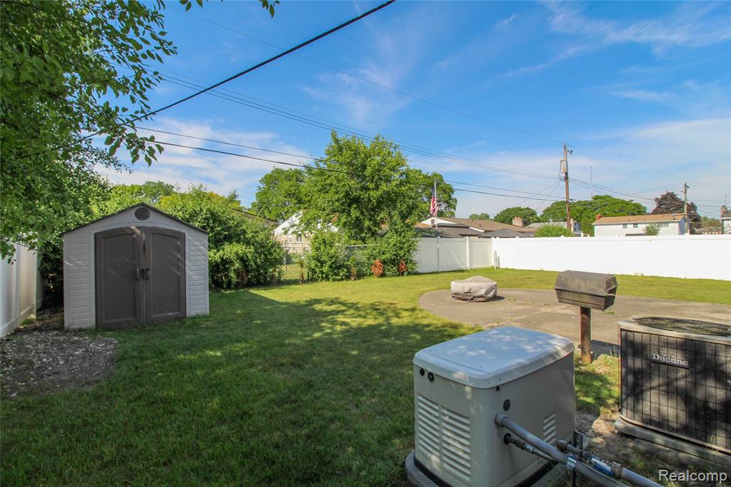 17020 Pennsylvania Street Property Photo 14