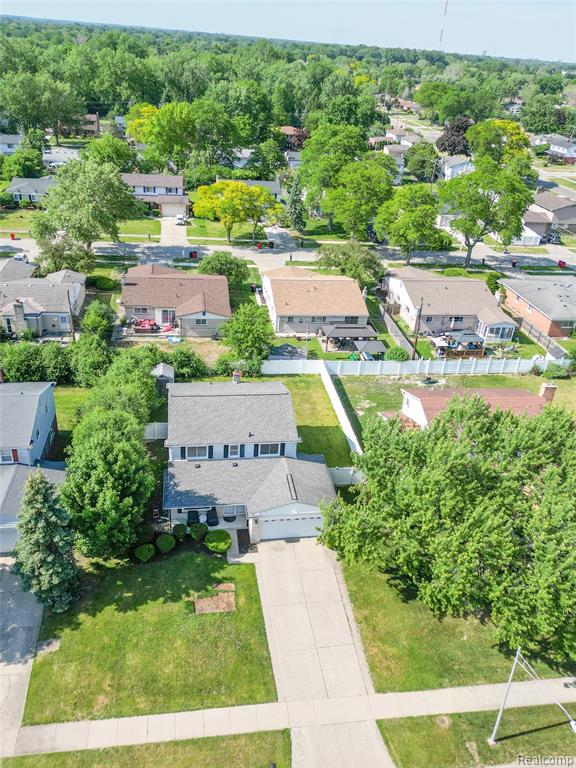 17020 Pennsylvania Street Property Photo 19