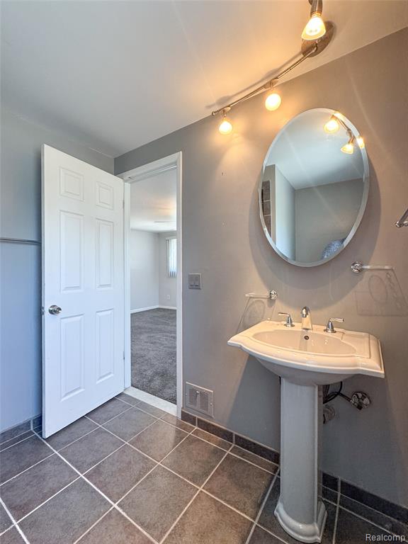 17020 Pennsylvania Street Property Photo 25