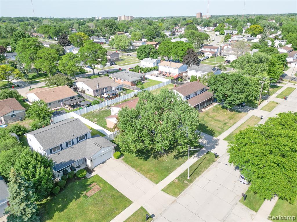 17020 Pennsylvania Street Property Photo 36
