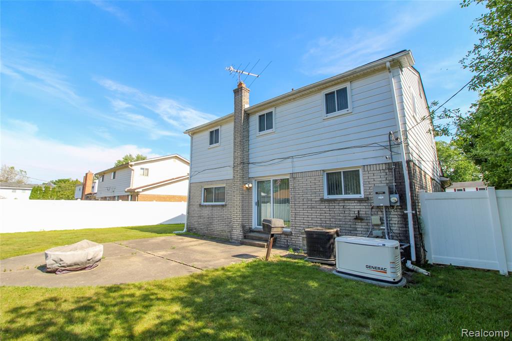 17020 Pennsylvania Street Property Photo 42