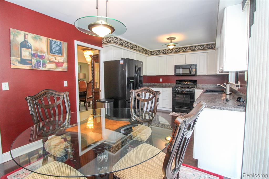 17020 Pennsylvania Street Property Photo 45