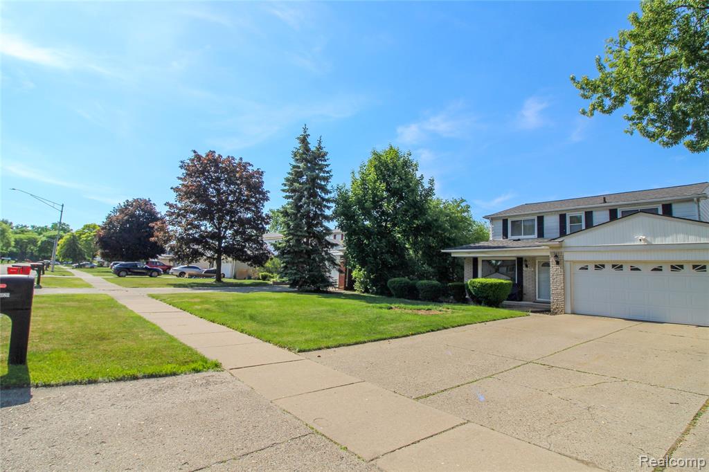 17020 Pennsylvania Street Property Photo 46