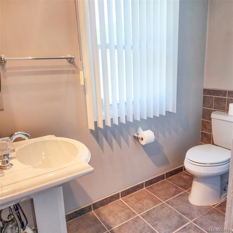 17020 Pennsylvania Street Property Photo 51