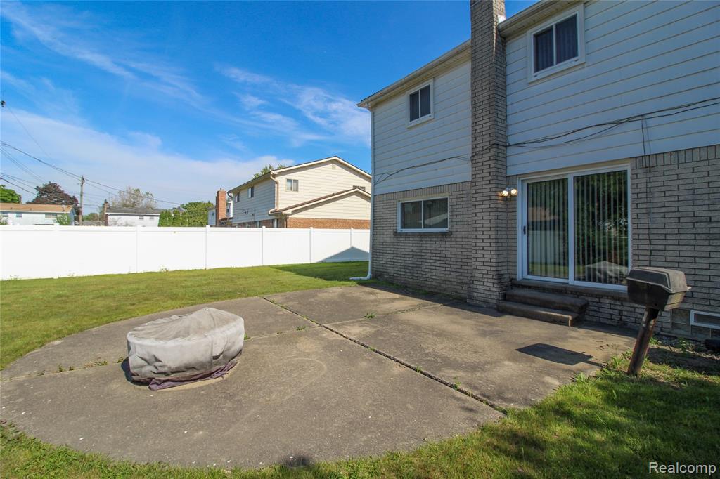 17020 Pennsylvania Street Property Photo 57
