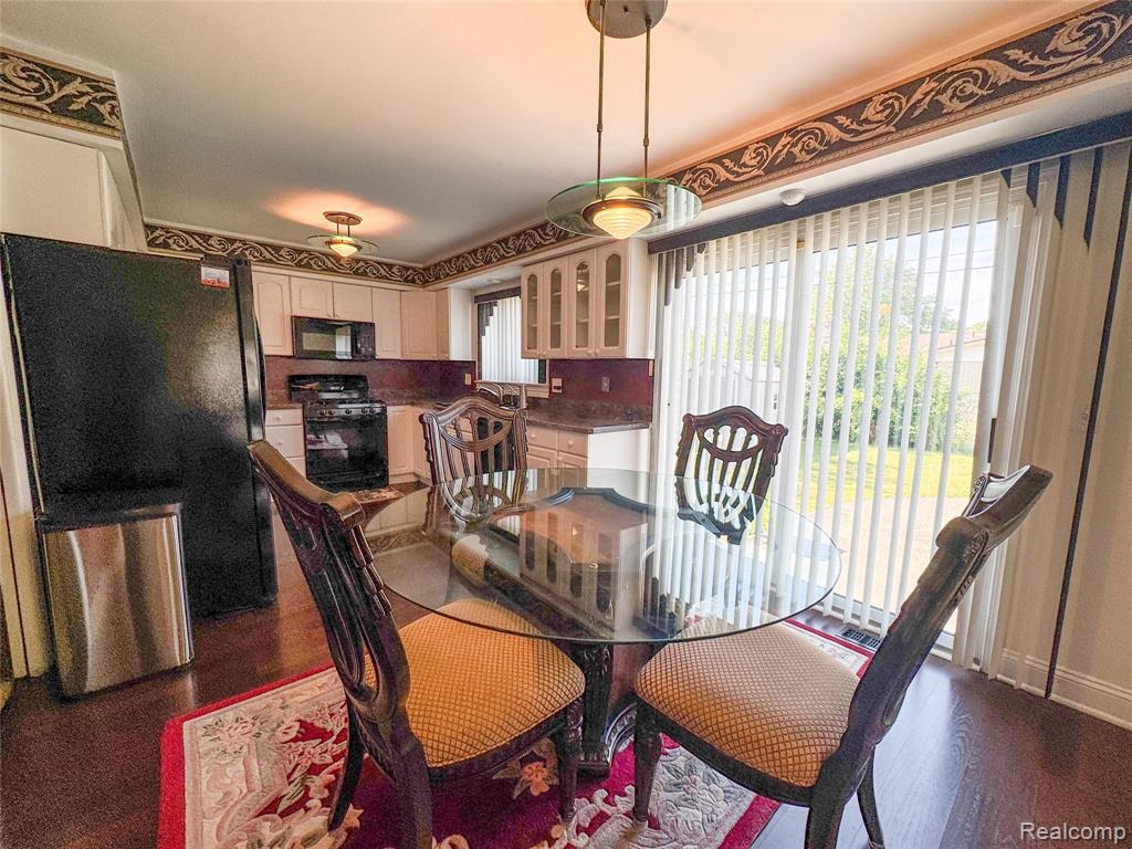 17020 Pennsylvania Street Property Photo 58