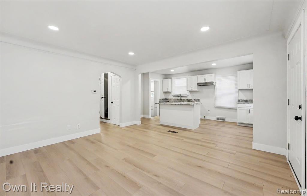 20450 Bramford Street Property Photo 8