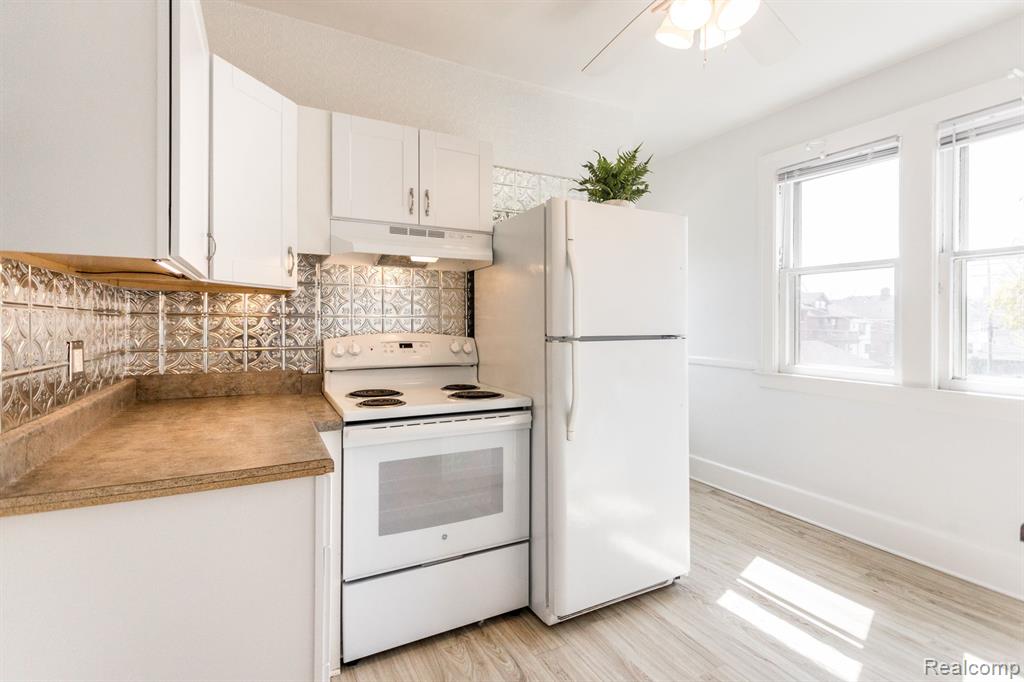 1042 Wayburn Street Property Photo 3