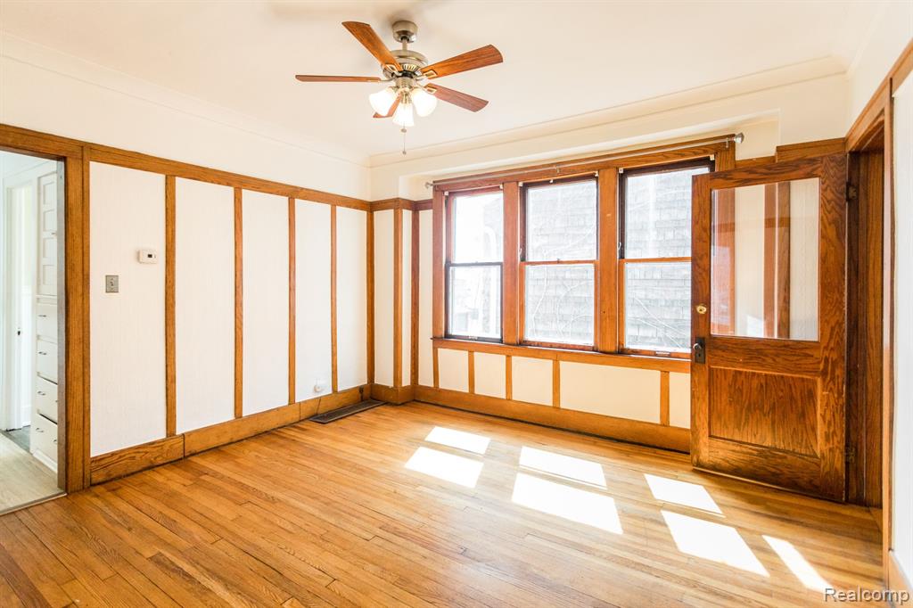 1042 Wayburn Street Property Photo 10