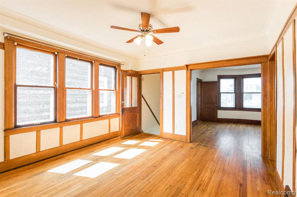 1042 Wayburn Street Property Photo 11