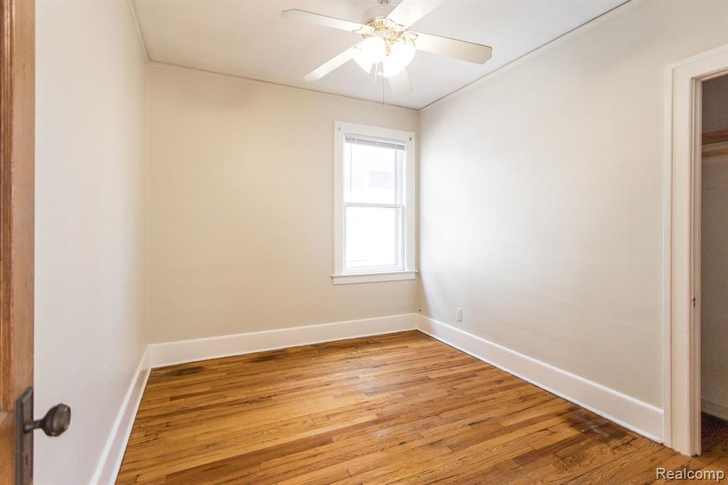 1042 Wayburn Street Property Photo 12