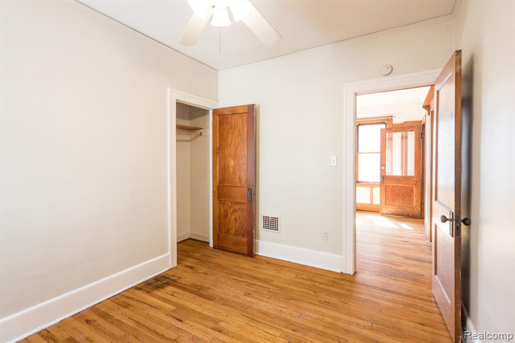 1042 Wayburn Street Property Photo 13