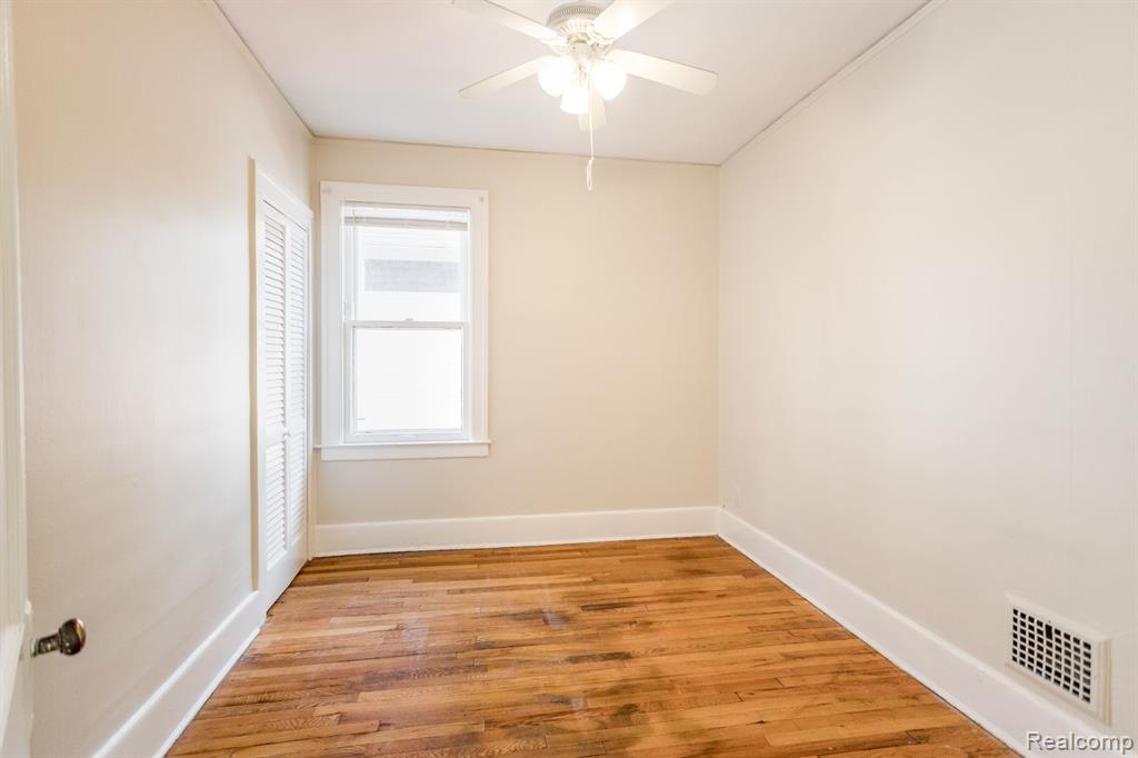 1042 Wayburn Street Property Photo 14