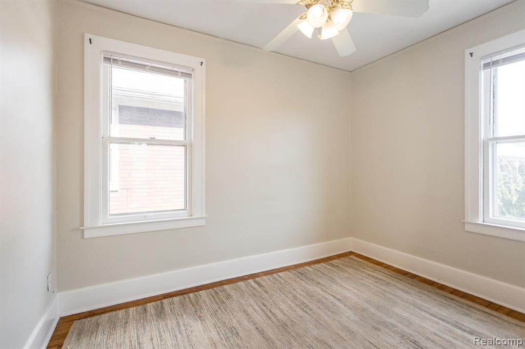 1042 Wayburn Street Property Photo 17