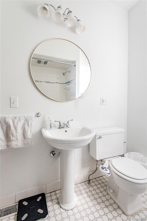 1042 Wayburn Street Property Photo 20