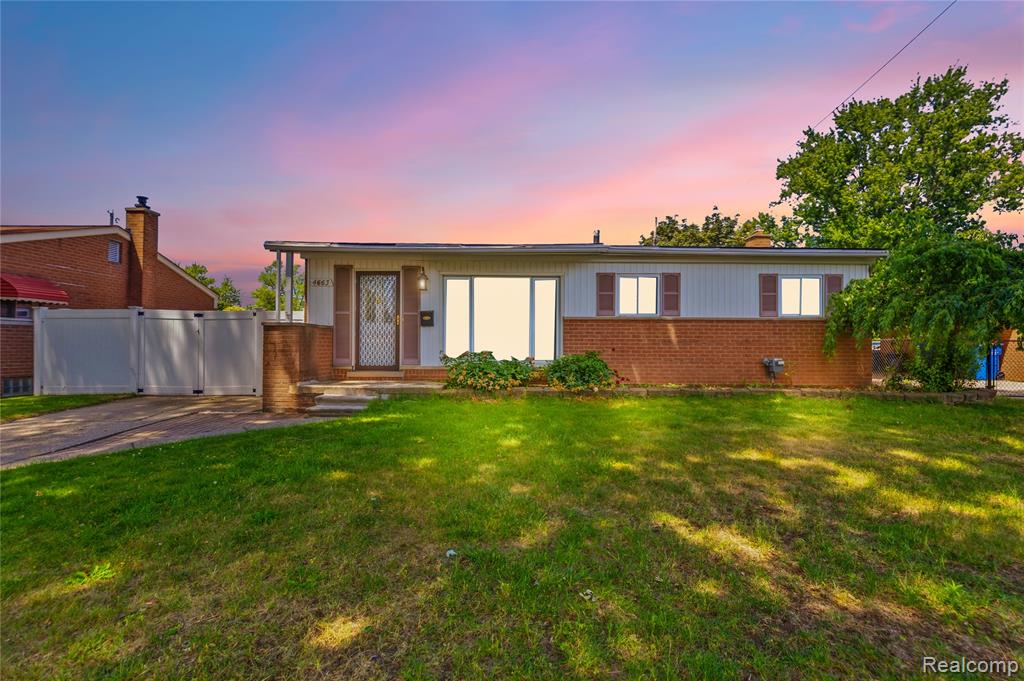 4663 Buchanan Avenue Property Photo 1