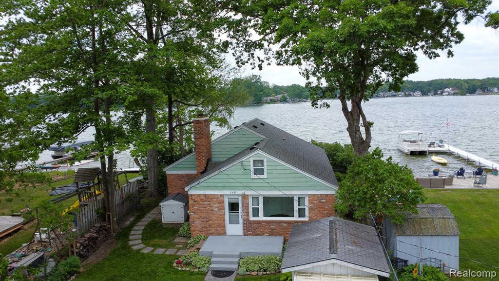 8691 Cooley Lake Road Property Photo 1