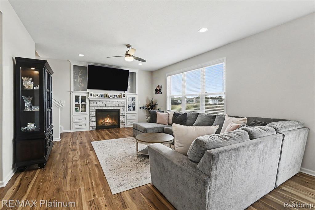 603 Land Bridge Property Photo 8