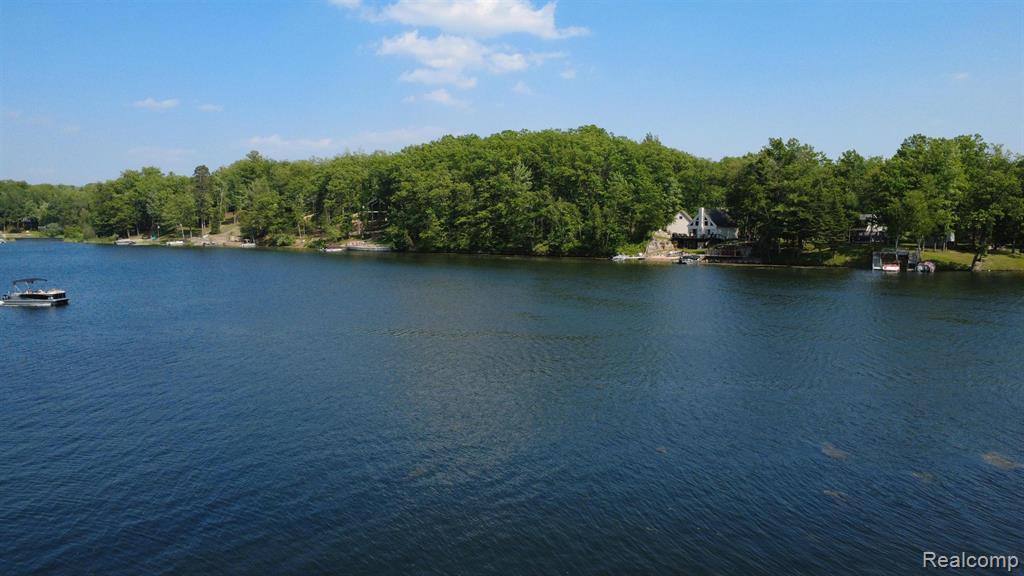 1872 Indianwood Loop Property Photo 1
