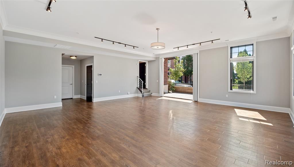 451 S Eton Street Property Photo 4