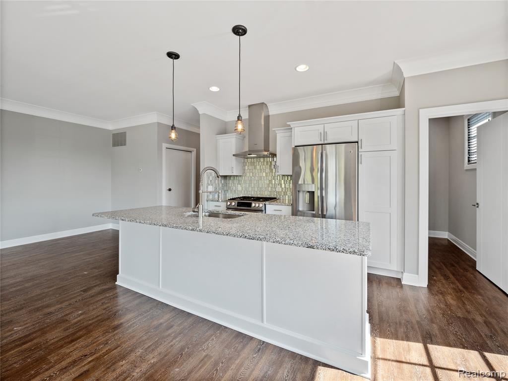 451 S Eton Street Property Photo 5