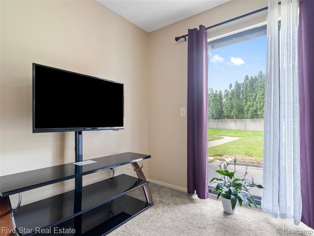 15012 Island Drive Property Photo 8