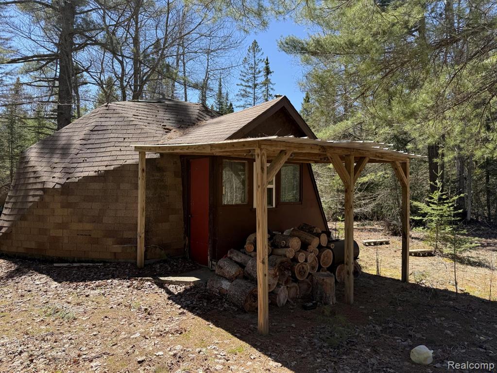 9718 W Black River Road Property Photo 1
