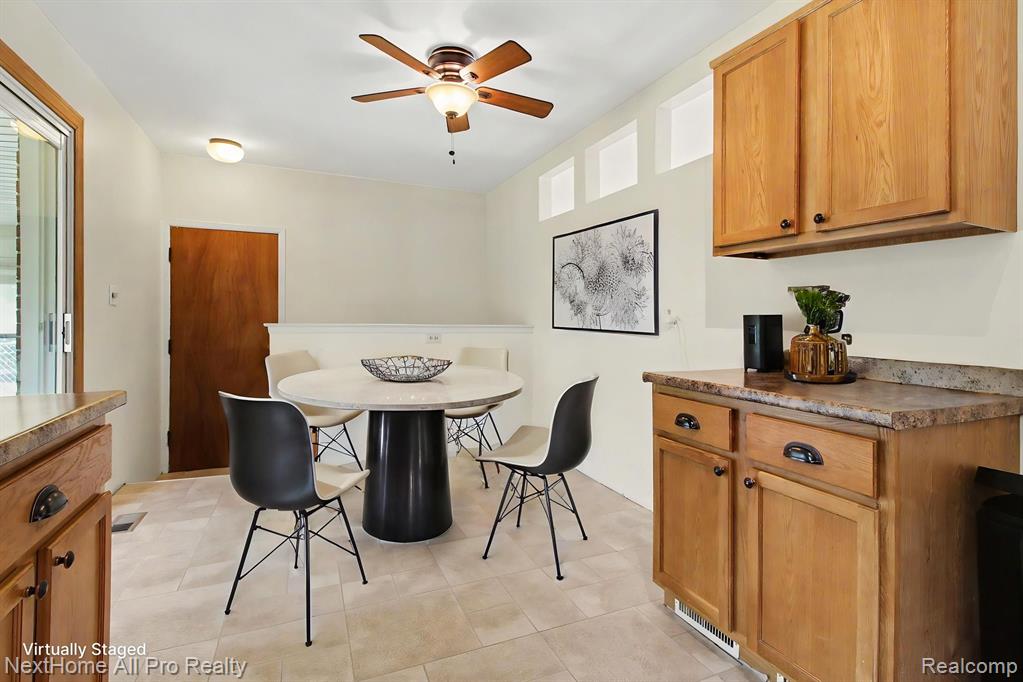 14242 Park Street Property Photo 14