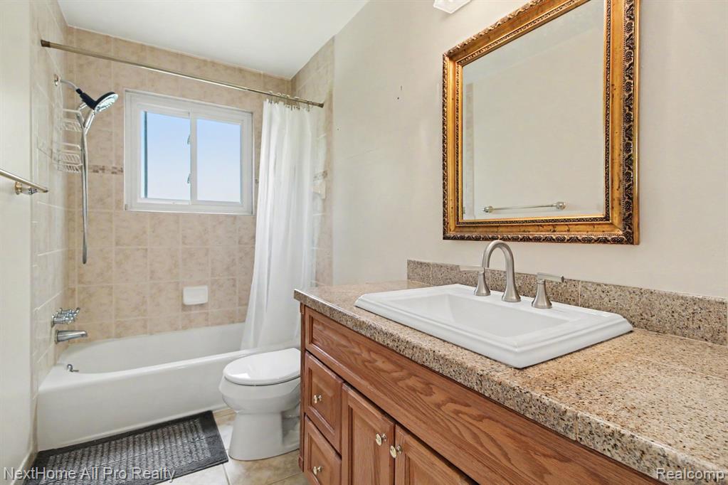 14242 Park Street Property Photo 21