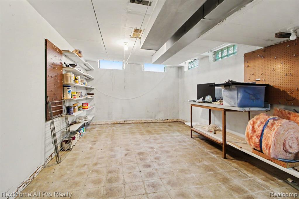 14242 Park Street Property Photo 27