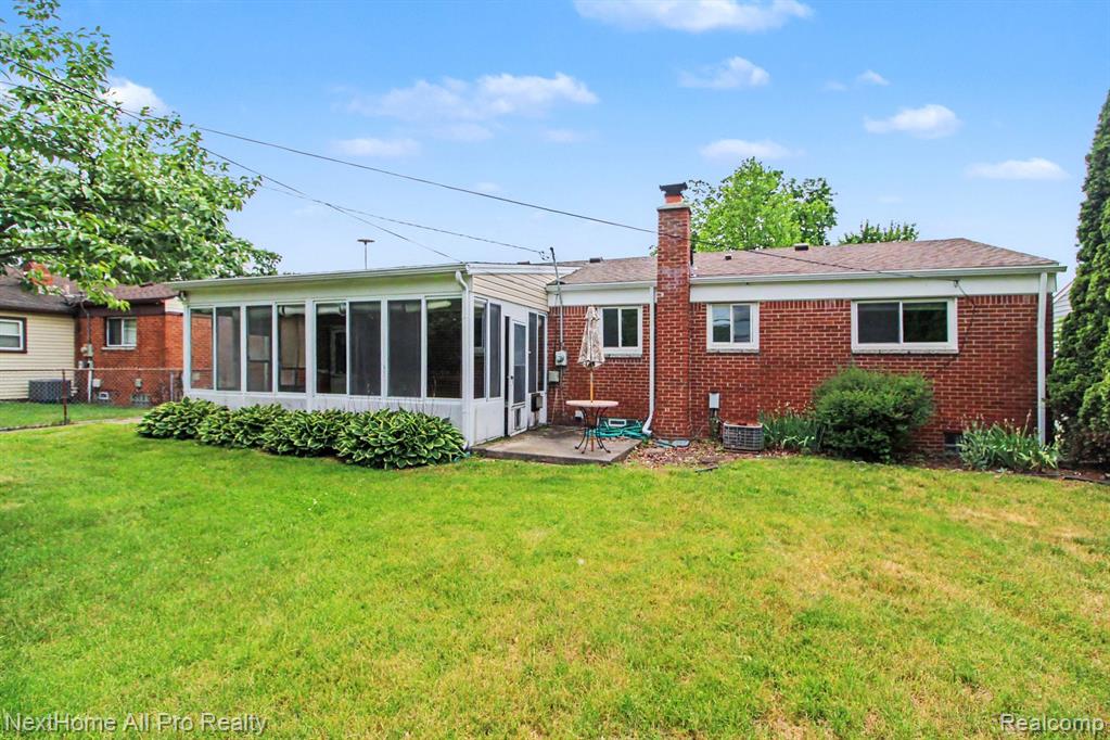 14242 Park Street Property Photo 32