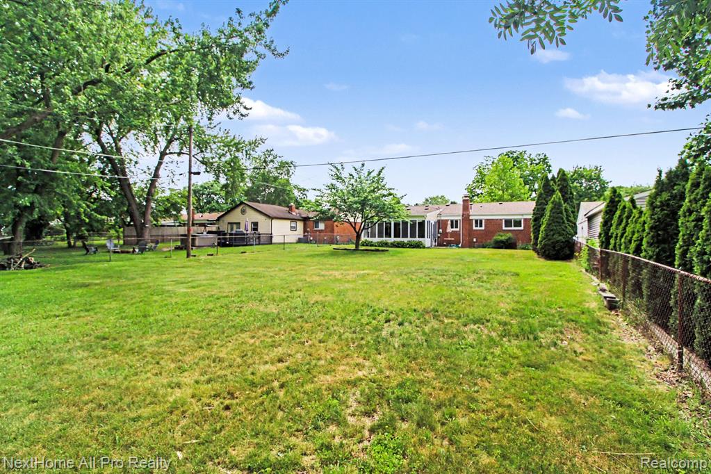 14242 Park Street Property Photo 33