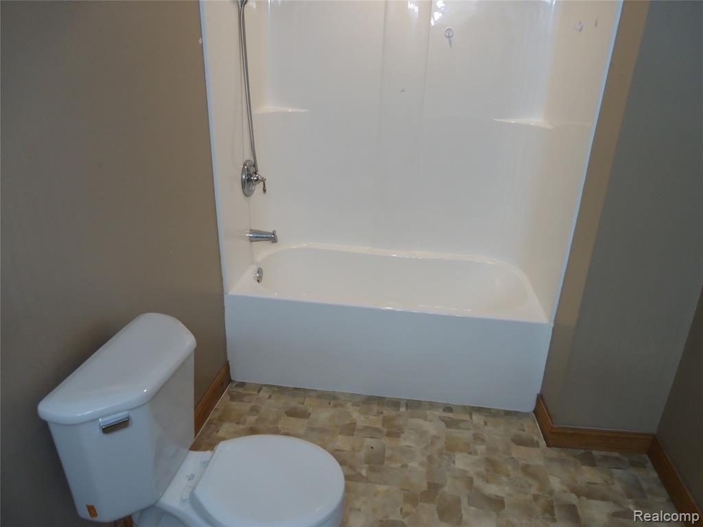 2933 Ashley Drive Property Photo 9