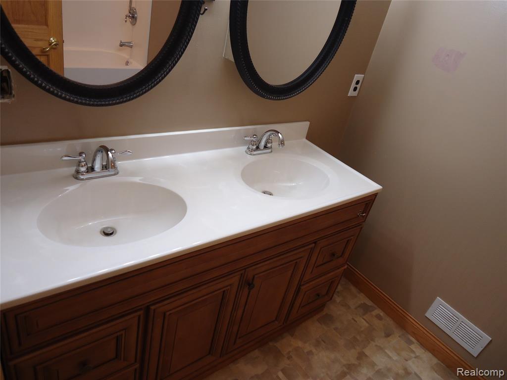 2933 Ashley Drive Property Photo 47
